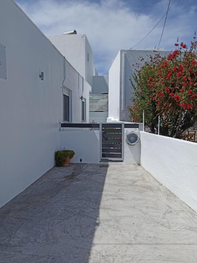 Tzoka'S Apartments Adamantas (Milos) Exterior foto